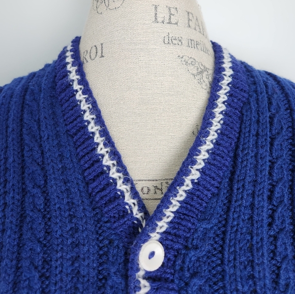 Vintage Hand Knit Sleeveless Cardigan Vest - Picture 10 of 10